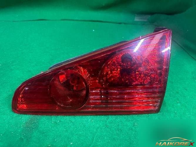 Peugeot 607 2006 — отделка багажника (белый окрас) 1