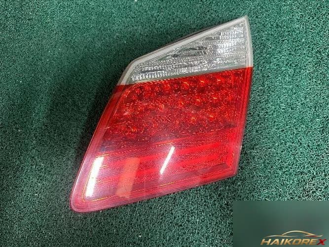 Hyundai Genesis 2009 — фонарь багажника правый 2 (5-контактный)
