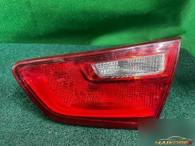 Kia K5 2014 — накладка багажника белая 1