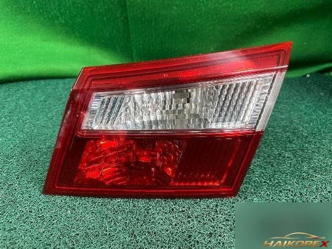 Renault SM5 2011 — бело-финишная накладка (крышка багажника) 10