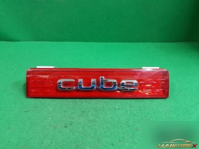 Nissan Cube 2015 — задний фонарь (в крышку багажника)