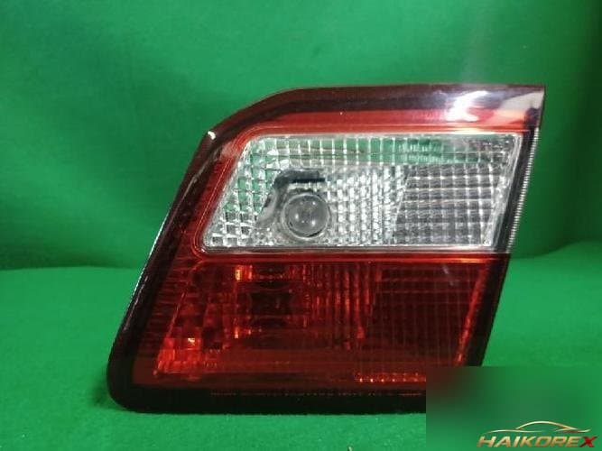 Renault SM5 2003 — накладка крышки багажника (с фонарём) 4