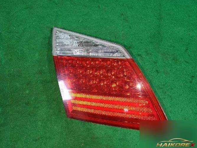 Hyundai Genesis 2009 — накладка двери задней левой (с 5 контактами)
