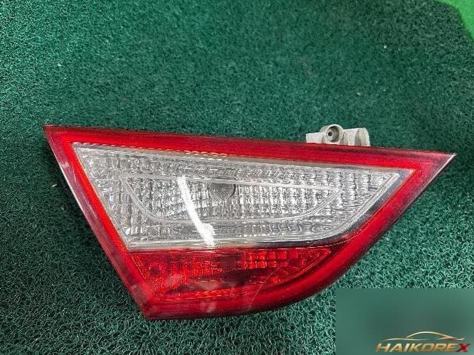 Hyundai Sonata 2011 — обшивка задней двери левая