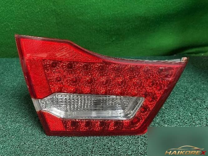 Kia Sorento 2010 — обивка двери багажника левая