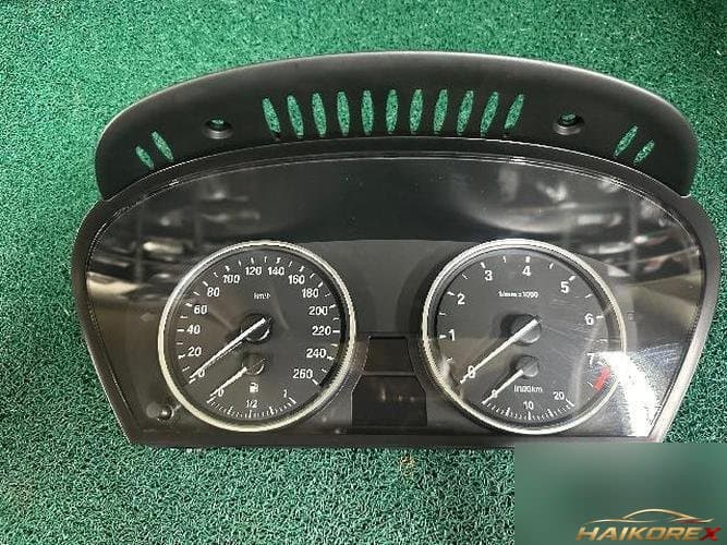 BMW 5 Series 2008 — панель приборов 62119153762