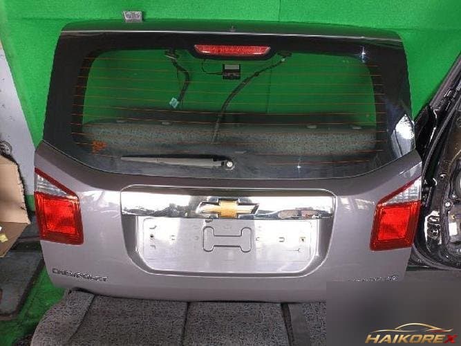 Chevrolet Orlando 2012 — дверь багажника