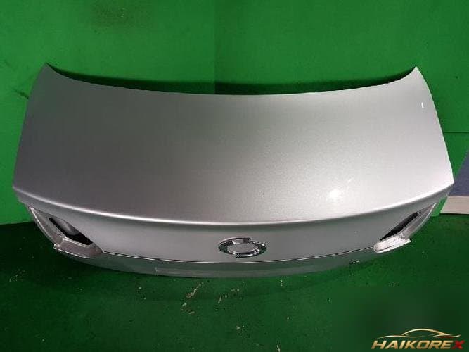 Renault SM3 2010 — крышка багажника
