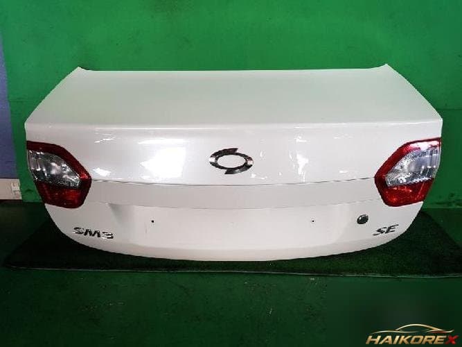 Renault SM3 2010 — крышка багажника в сборе с фонарём