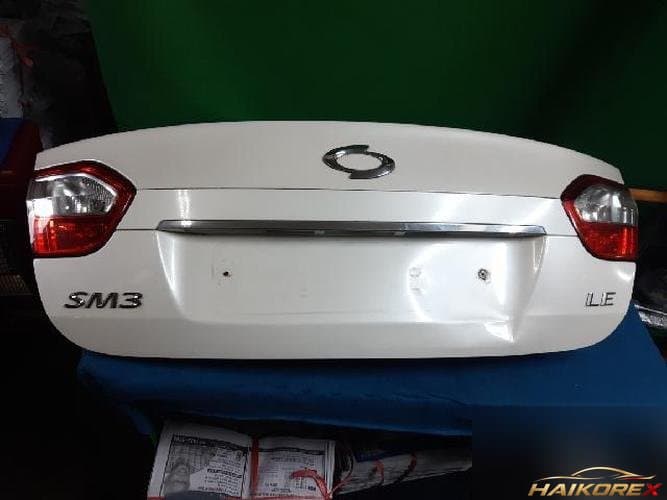 Renault SM3 2010 — крышка багажника