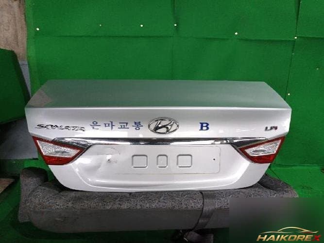Hyundai Sonata 2010 — крышка багажника