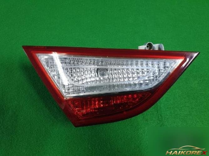 Hyundai Sonata 2011 — накладка задней двери левая