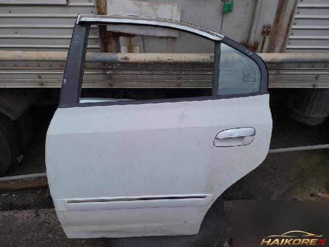 Hyundai Avante 2000 — дверь задняя левая