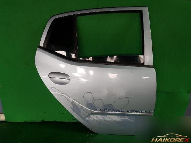 Hyundai Blueon 2011 — дверь задняя правая 770040X020