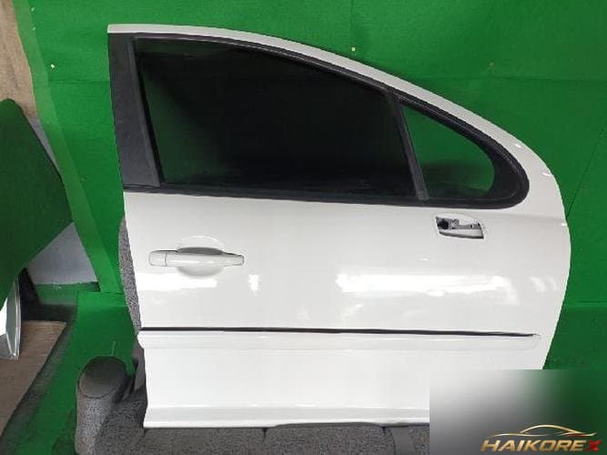 Peugeot 207 2011 — передняя дверь правая