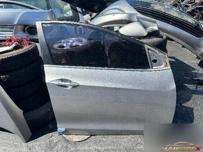 Hyundai i30 2012 — правая передняя дверь