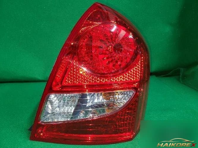 Hyundai Verna 2009 — комбинированный задний фонарь (правый, сторона пассажира)