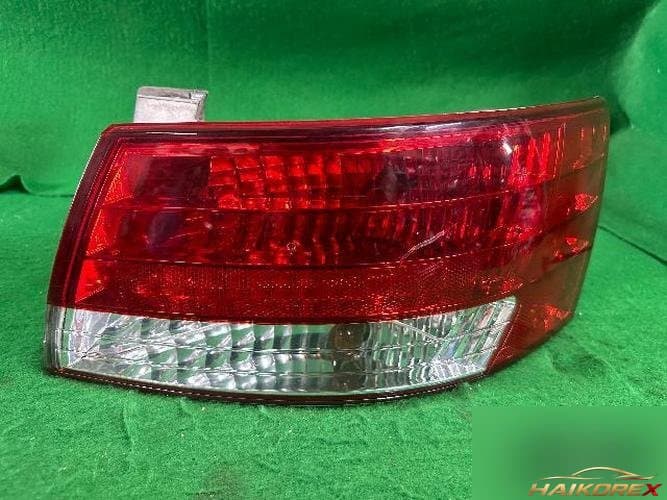 Hyundai Sonata 2005 — комбинированный фонарь задний правый (пассажирский) 92402 3K000 10
