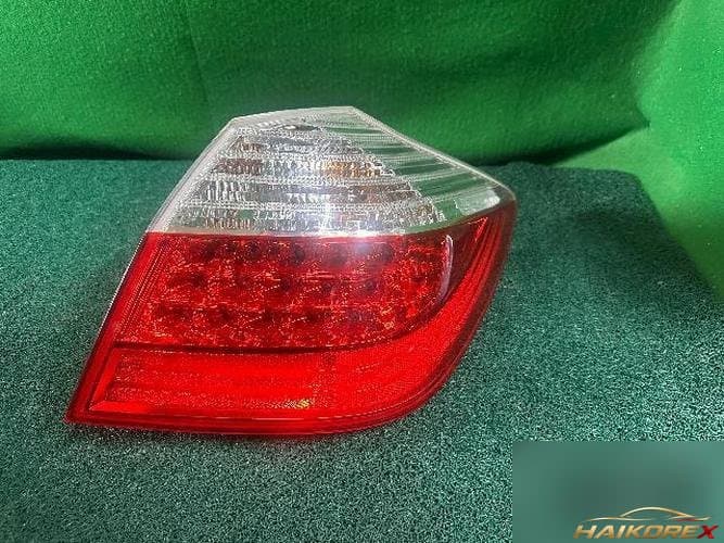 Hyundai Genesis 2009 — комбинированный фонарь задний правый (пассажирский) 92402 3M060 9