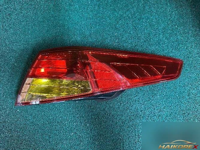 Kia K5 2011 — комбинированный фонарь задний правый (пассажирской стороны)