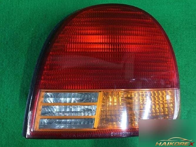 Hyundai Sonata 2000 — комбинированный фонарь задний правый (пассажирский) 92402 38031 1