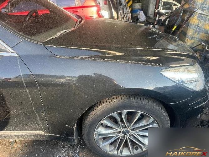 Hyundai Genesis 2009 — крыло правое