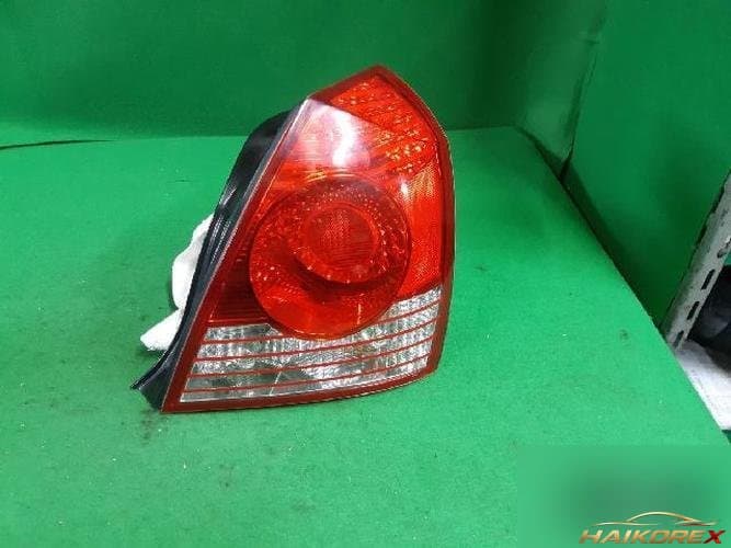 Hyundai Avante 2003 — задний комбинированный фонарь (правый)