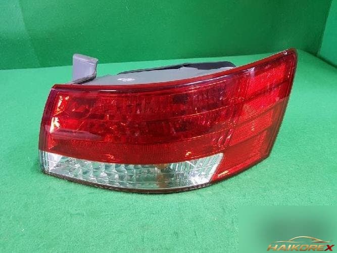 Hyundai Sonata 2006 — фара задняя комбинированная правая (пассажирская) 92402 3K000 7