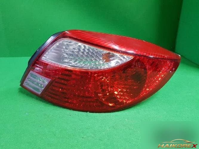 Kia Rio 2004 — фонарь задний комбинированный (правый, со стороны пассажира) 92402 FD000 1
