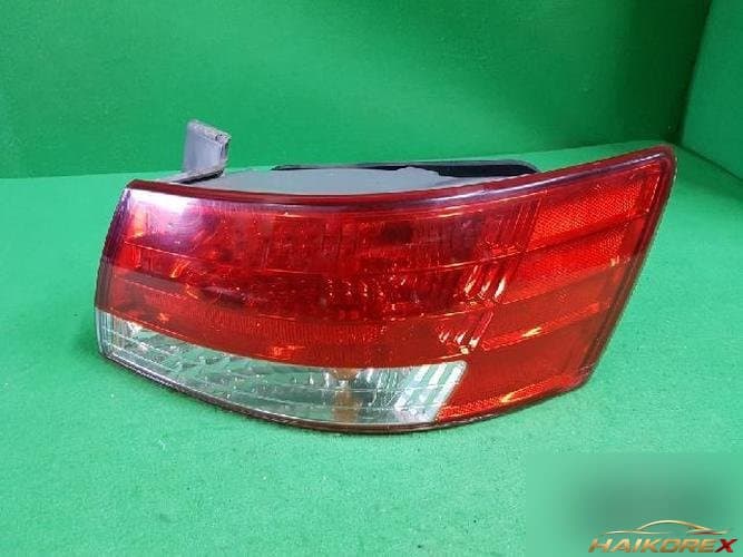 Hyundai Sonata 2005 — фонарь задний комбинированный правый (4 контакта)