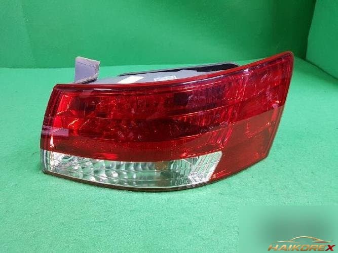 Hyundai Sonata 2006 — фонарь задний комбинированный правый (пассажирский) 924023K400