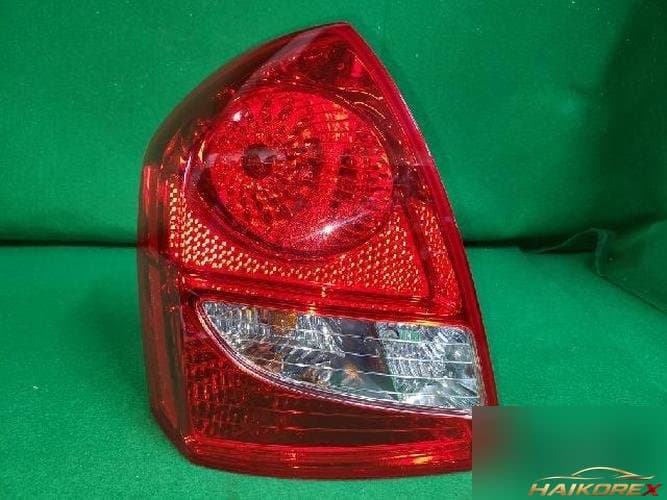 Hyundai Verna 2009 — комбинированный фонарь задний левый (сторона водителя)