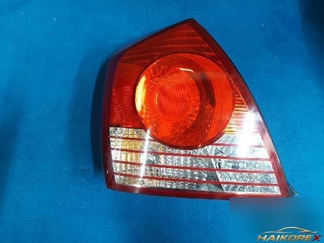 Hyundai Avante 2003 — комбинированный задний фонарь левый