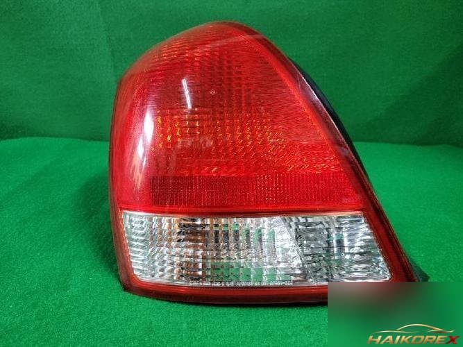 Hyundai Avante 2001 — задний комбинированный фонарь левый