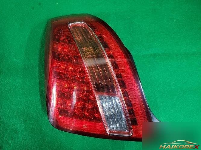 Kia Opirus 2007 — комбинированный задний фонарь левый