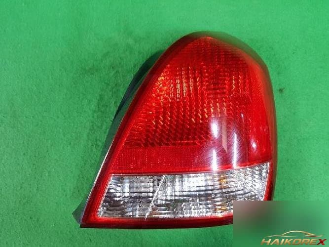 Hyundai Avante 2000 — комбинированный задний фонарь правый (пассажирский) 92402 2D000 7