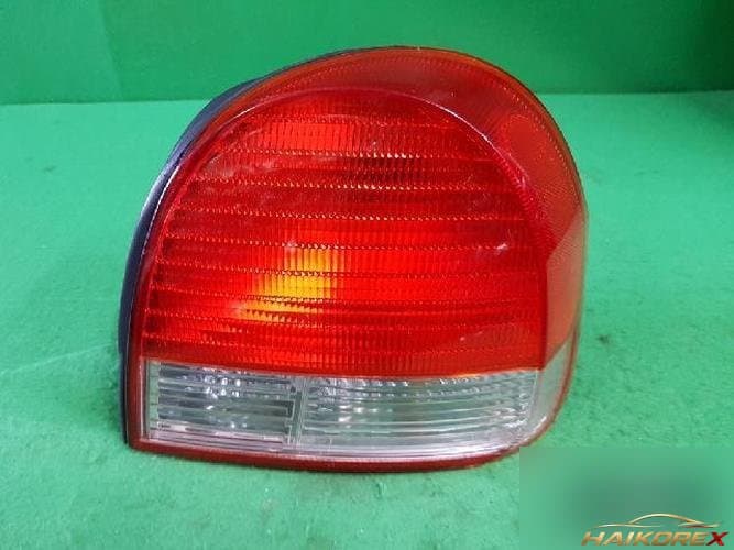 Hyundai Sonata 2000 — комбинированный фонарь задний правый (пассажирский) 92402 38002 1