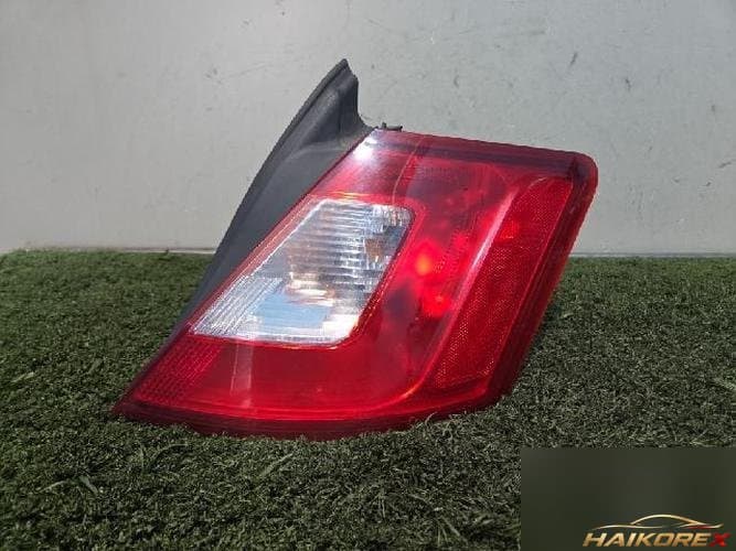 Ford Taurus 2012 — комбинированный фонарь задний правый