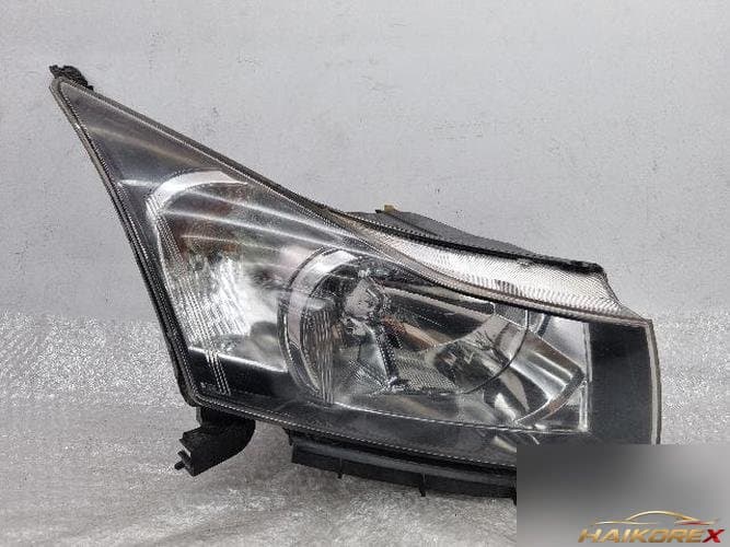 Chevrolet Cruze 2012 — фара правая