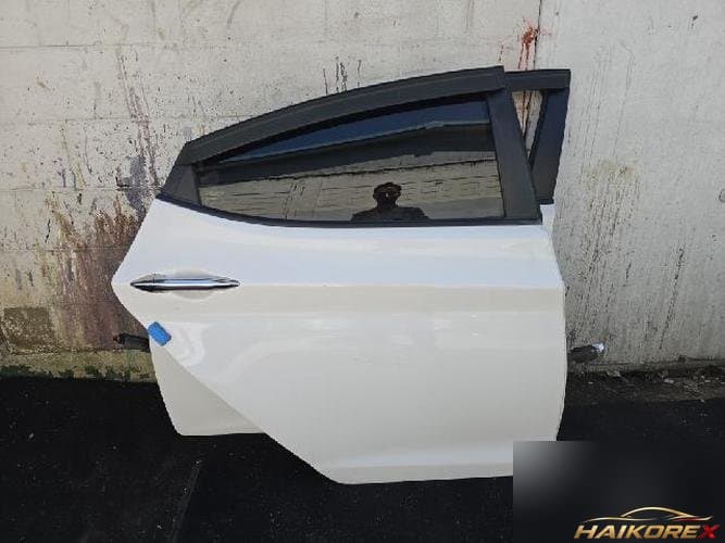 Hyundai Avante 2012 — задняя дверь правая