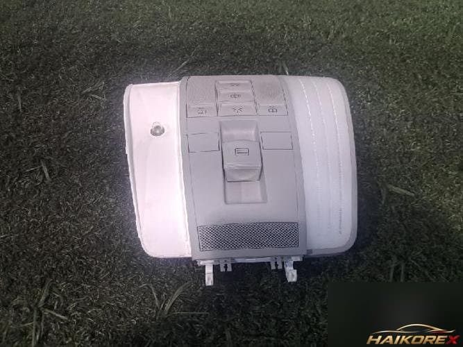 Mercedes-Benz E-класс 2010 — светильник салонный A2129060800