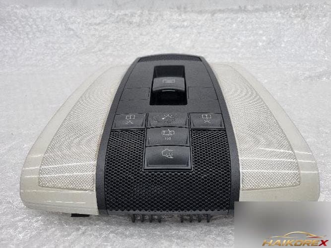 Mercedes-Benz E-класс 2011 — внутренний свет A204 820 17 23