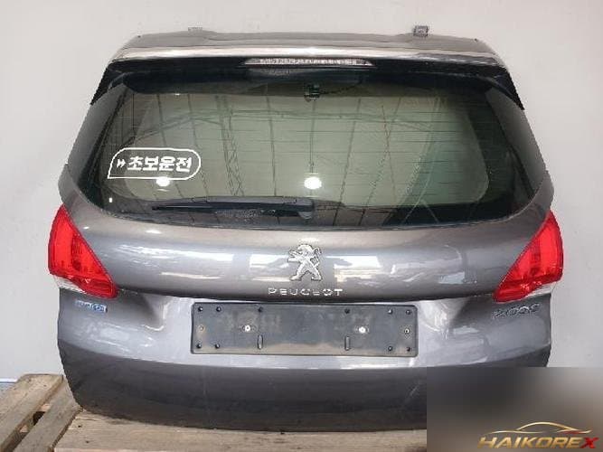 Peugeot 2008 2016 — крышка багажника