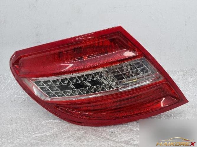 Mercedes-Benz C-Class 2011 — комбинированный фонарь задний левый (водительский) A2048201964