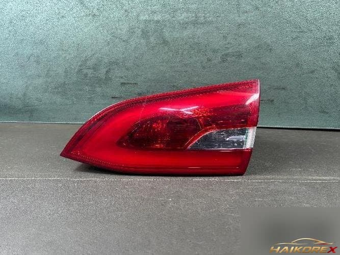 Peugeot 308 2017 — задний фонарь белый LED правый