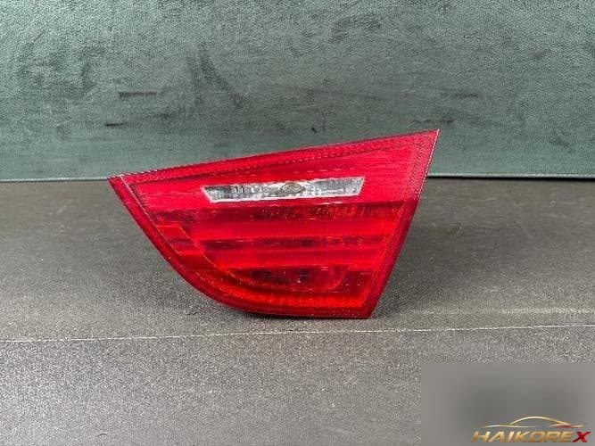 BMW 3 Series 2010 — задний фонарь левый