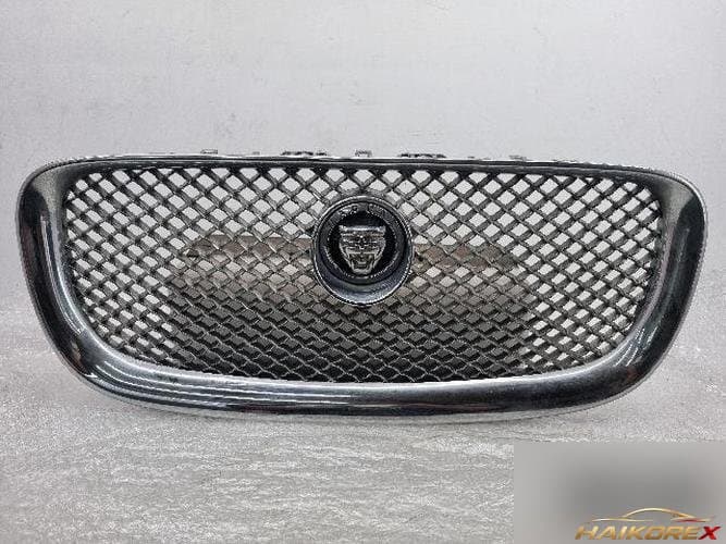 Jaguar XF 2013 — решётка радиатора