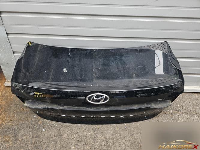 Hyundai Grandeur 2022 — крышка багажника
