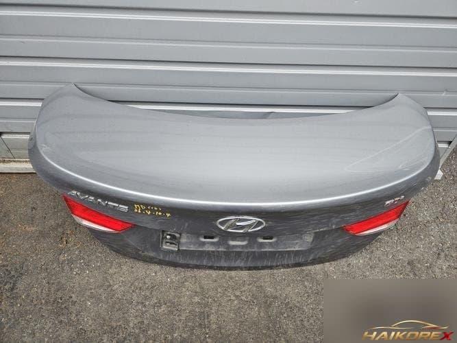 Hyundai Avante 2013 — крышка багажника