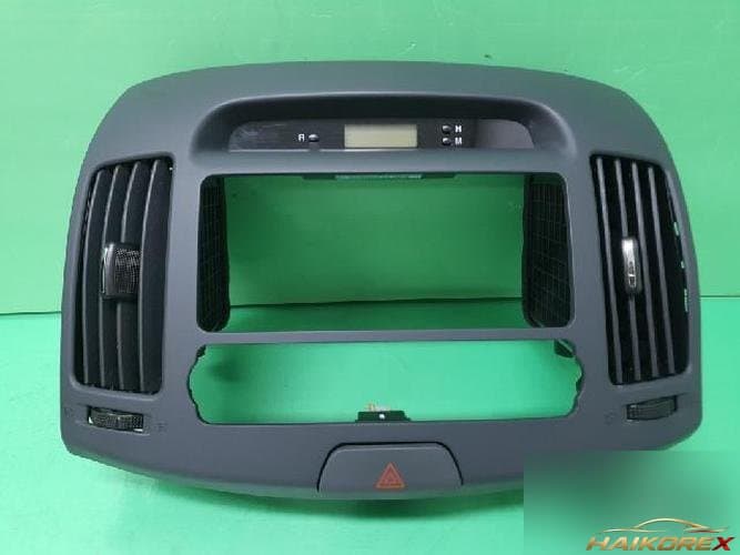 Hyundai Avante 2010 — панель приборов 1